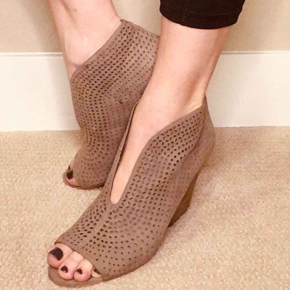 Summer heels with pleather top